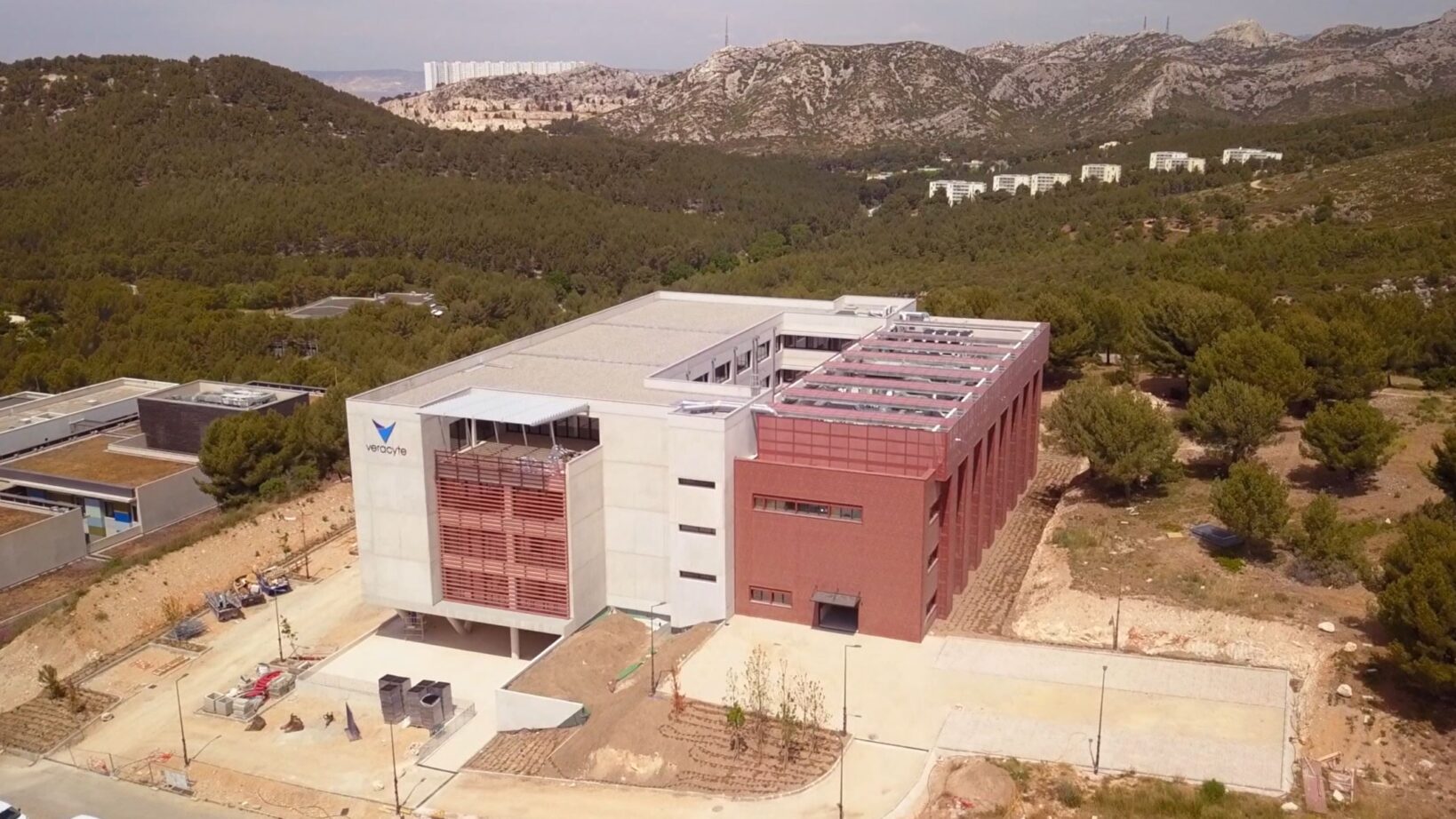 Chantier laboratoires Veracyte Marseille avec centrale traitement d'air France-Air Beynost
